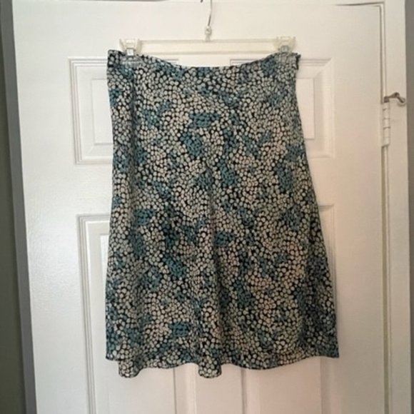 Colorful blue and cream colored Ann Taylor mid length skirt - Size 8 - Picture 1 of 13